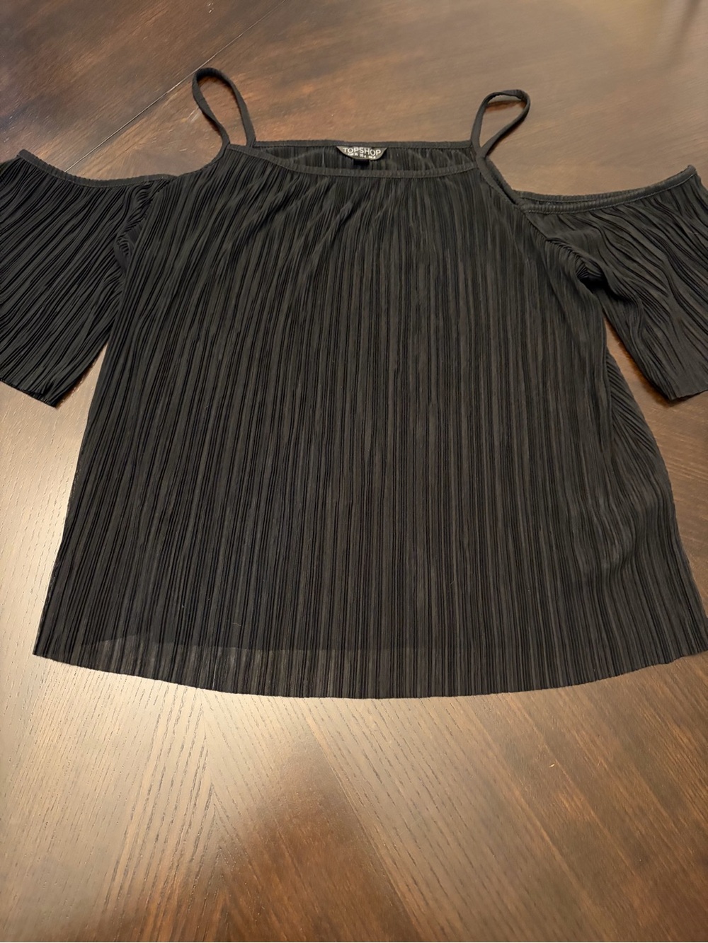 Topshop Cold Shoulder Black Pleated Plisse Top Size US 4